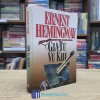 Giã Từ Vũ Khí - Ernest Hemigway - Bìa cứng (Sách cũ)