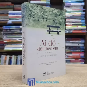 Ai Đó Dõi Theo Em (Sách cũ)