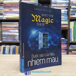 Bước Vào Cửa Hiệu Nhiệm Màu (Sách cũ)